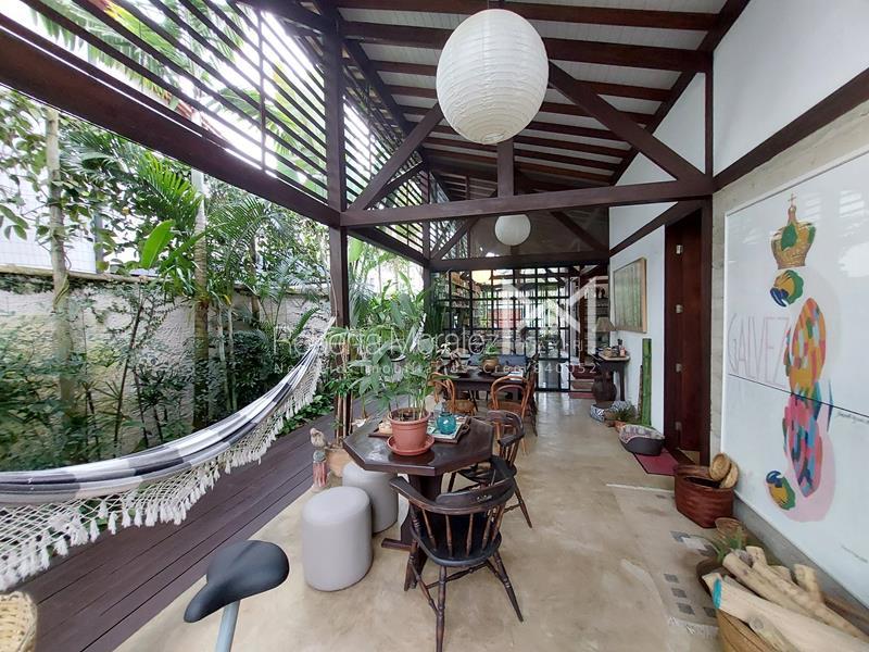 Casa 88 – Casa com 2 quartos em condomínio no Centro de Paraty