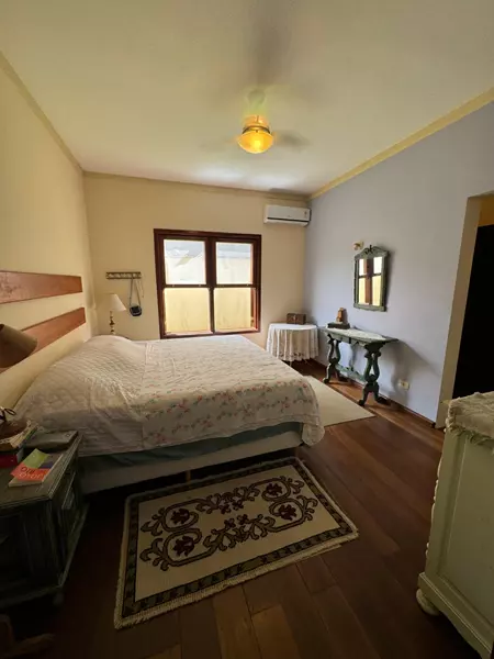 Ótima casa a venda com piscina em Paraty RJ