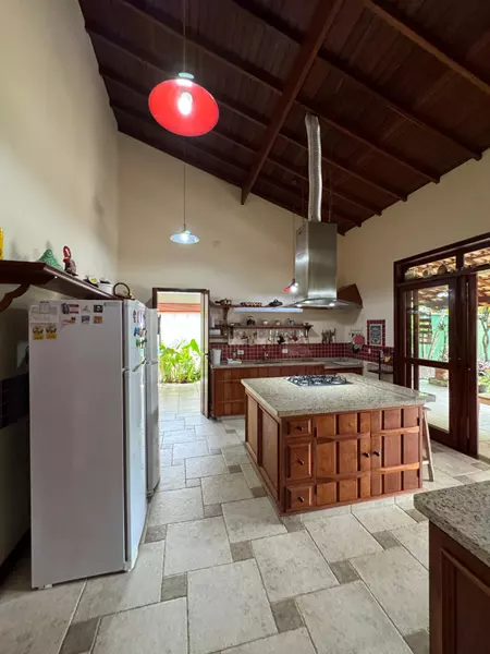 Ótima casa a venda com piscina em Paraty RJ