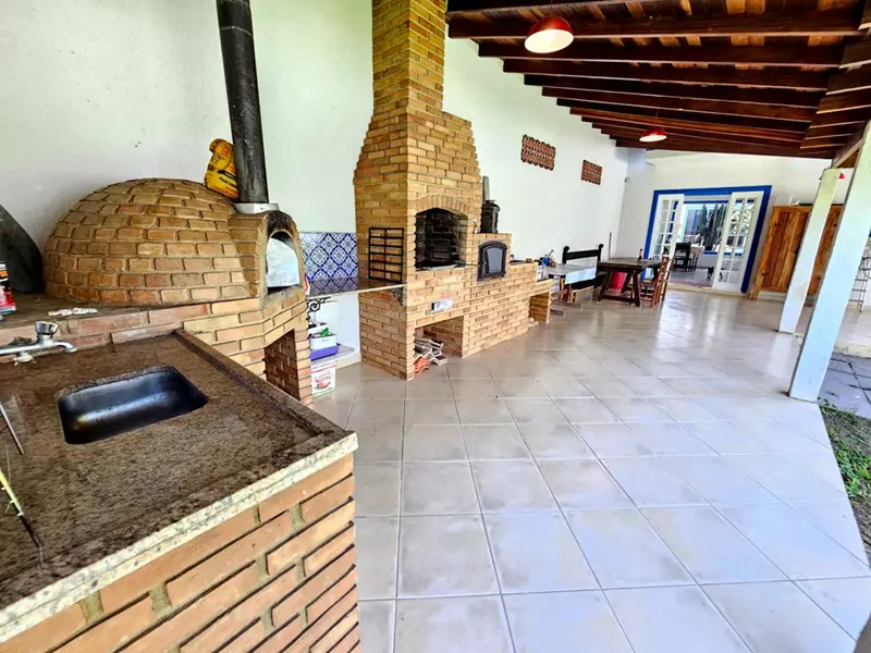 Casa 20 – Maravilhosa casa a venda no bairro Caborê em Paraty