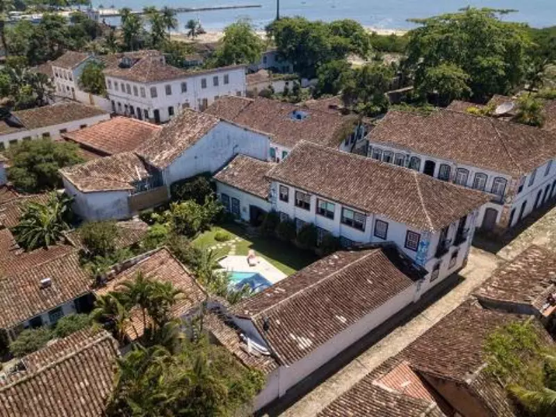 Casa 18 – Belíssimo Sobrado a venda no Centro Histórico de Paraty