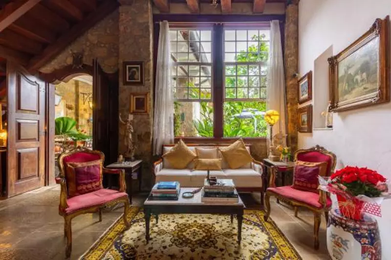 Casa 18 – Belíssimo Sobrado a venda no Centro Histórico de Paraty