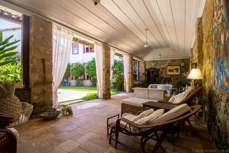 Casa 18 – Belíssimo Sobrado a venda no Centro Histórico de Paraty