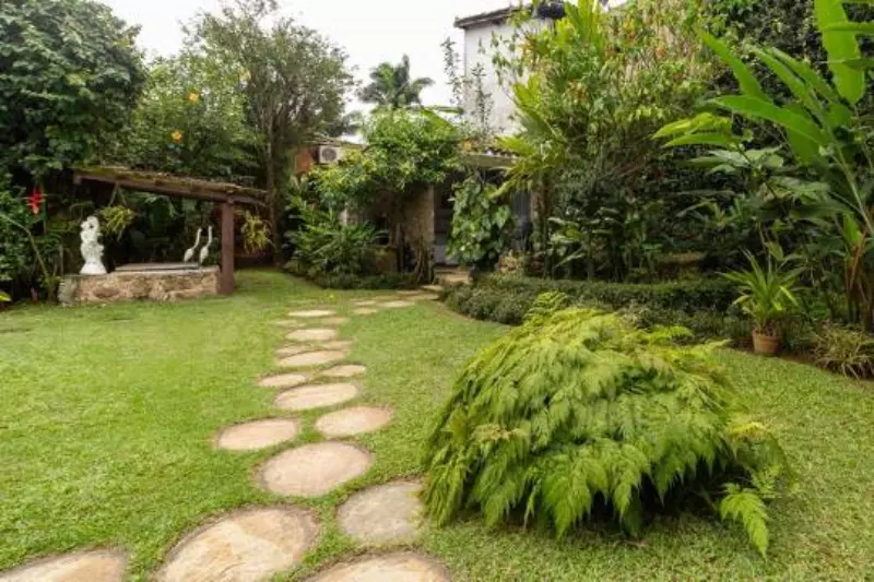Casa 18 – Belíssimo Sobrado a venda no Centro Histórico de Paraty