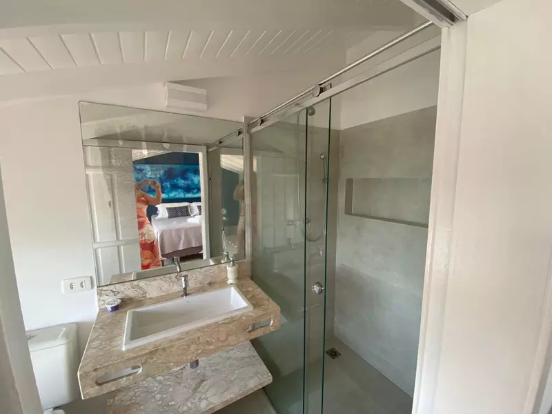 Casa 26 – Casa a venda em condomínio perto das Marinas em Paraty