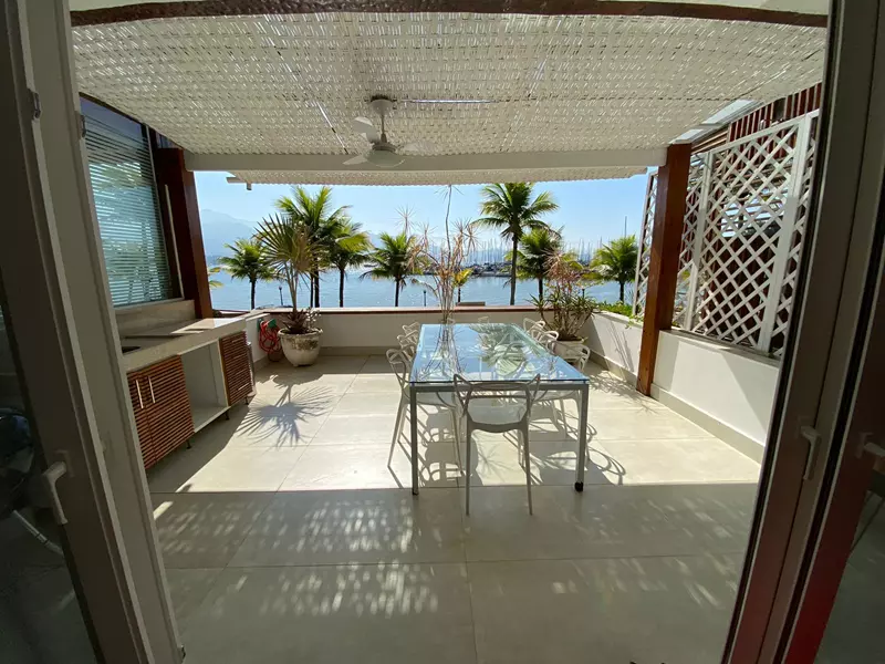 Casa 26 – Casa a venda em condomínio perto das Marinas em Paraty