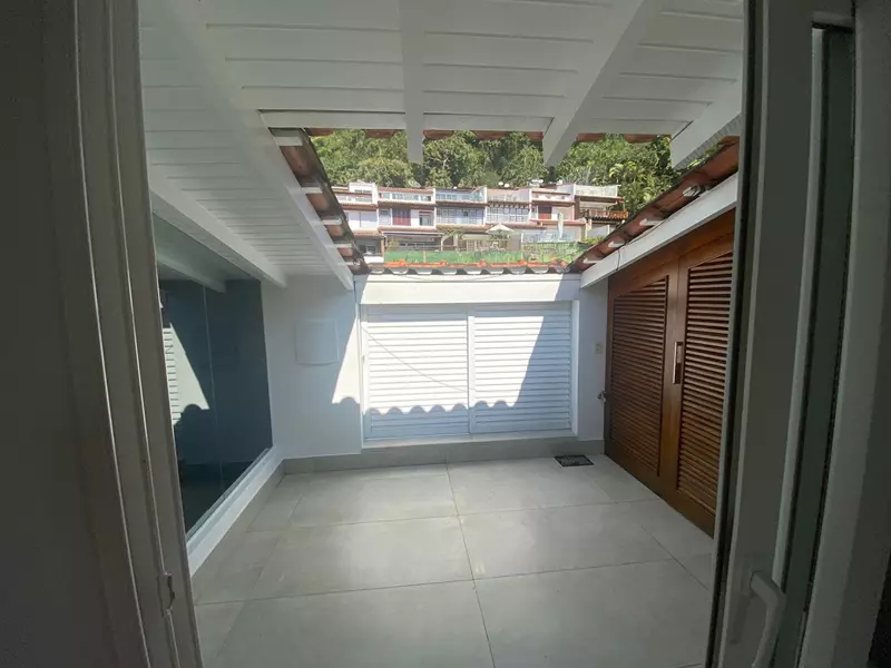 Casa 26 – Casa a venda em condomínio perto das Marinas em Paraty