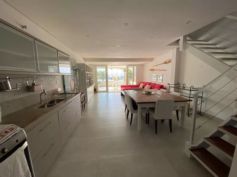Casa 26 – Casa a venda em condomínio perto das Marinas em Paraty