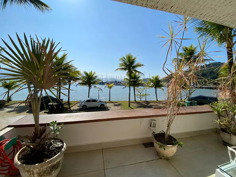 Casa 26 – Casa a venda em condomínio perto das Marinas em Paraty
