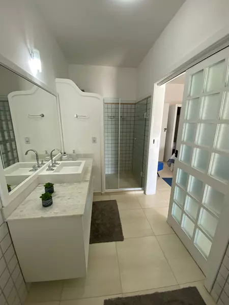 Casa 24 – Casa em condomínio a venda frente ao Mar em Paraty