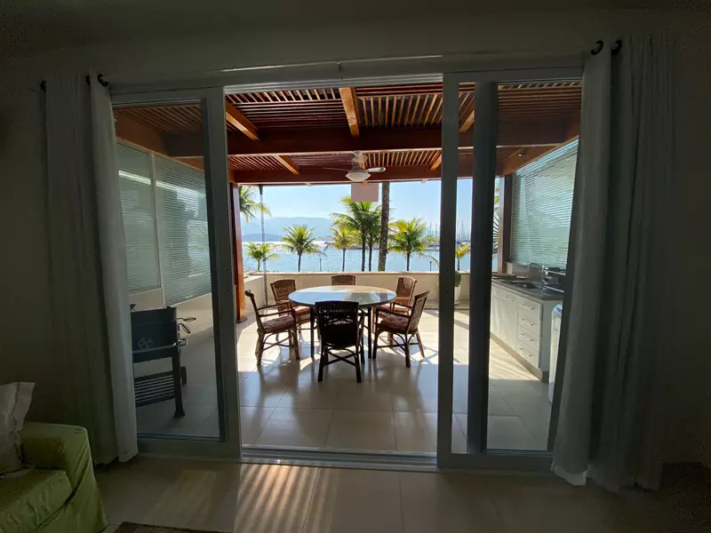 Casa 24 – Casa em condomínio a venda frente ao Mar em Paraty
