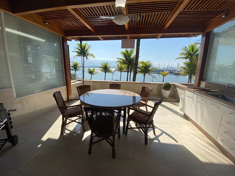 Casa 24 – Casa em condomínio a venda frente ao Mar em Paraty