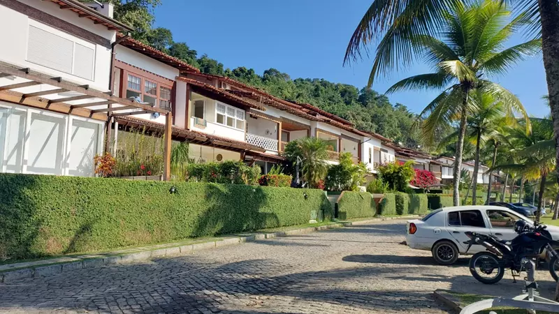 Casa 24 – Casa em condomínio a venda frente ao Mar em Paraty