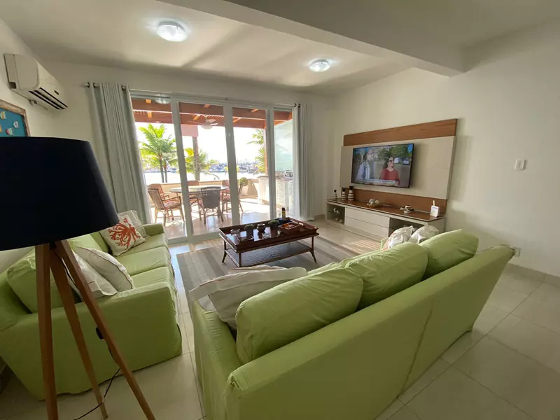 Casa 24 – Casa em condomínio a venda frente ao Mar em Paraty