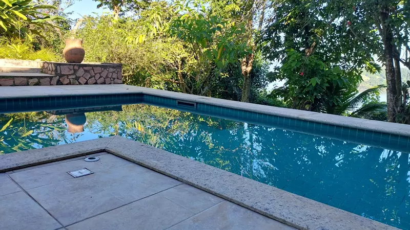 Casa 28 – Linda casa a venda no morro da Praia Grande em Paraty