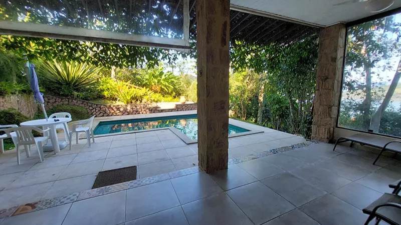 Casa 28 – Linda casa a venda no morro da Praia Grande em Paraty