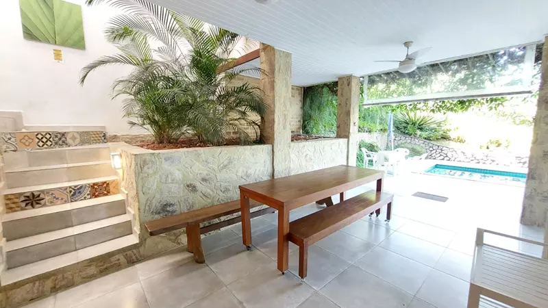 Casa 28 – Linda casa a venda no morro da Praia Grande em Paraty