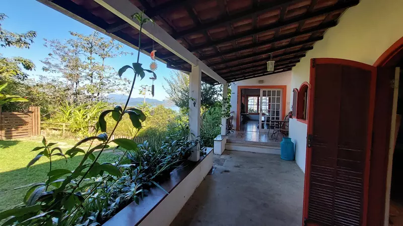 Casa 28 – Linda casa a venda no morro da Praia Grande em Paraty