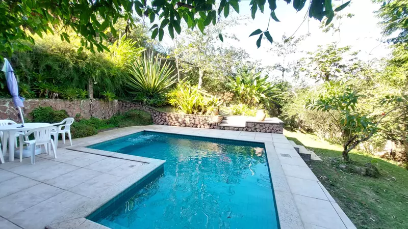Casa 28 – Linda casa a venda no morro da Praia Grande em Paraty