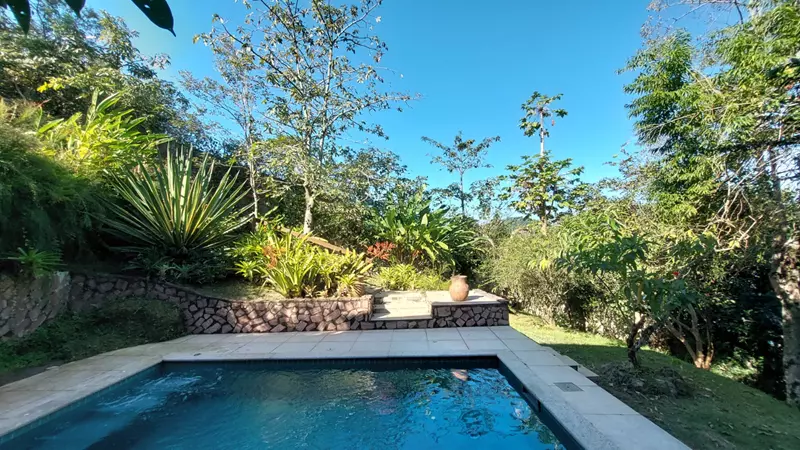 Casa 28 – Linda casa a venda no morro da Praia Grande em Paraty