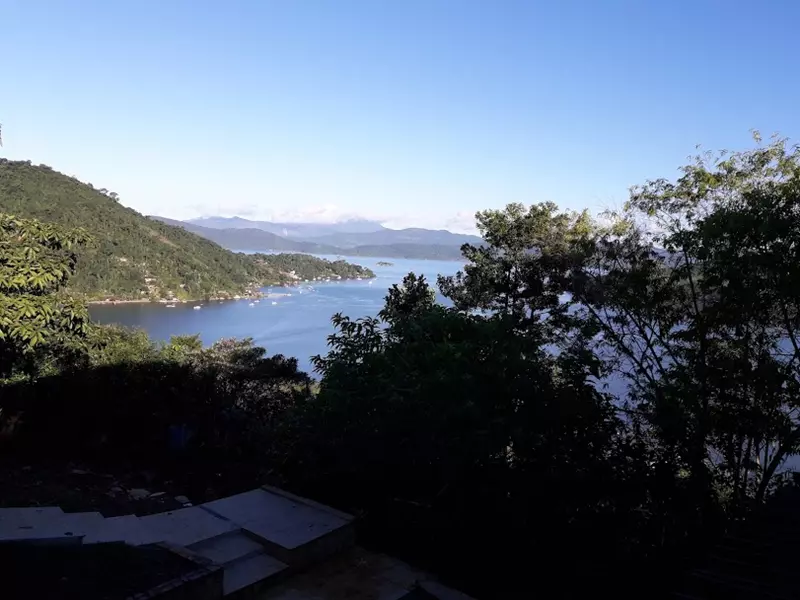 Casa 28 – Linda casa a venda no morro da Praia Grande em Paraty