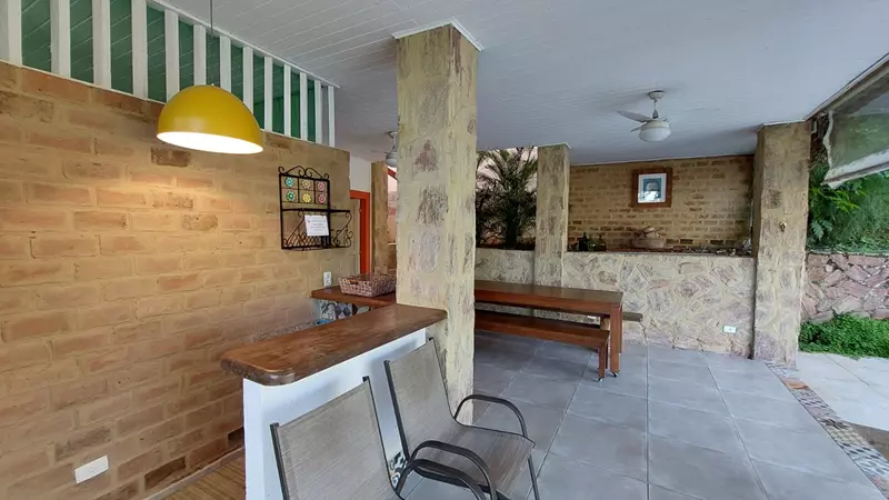 Casa 28 – Linda casa a venda no morro da Praia Grande em Paraty