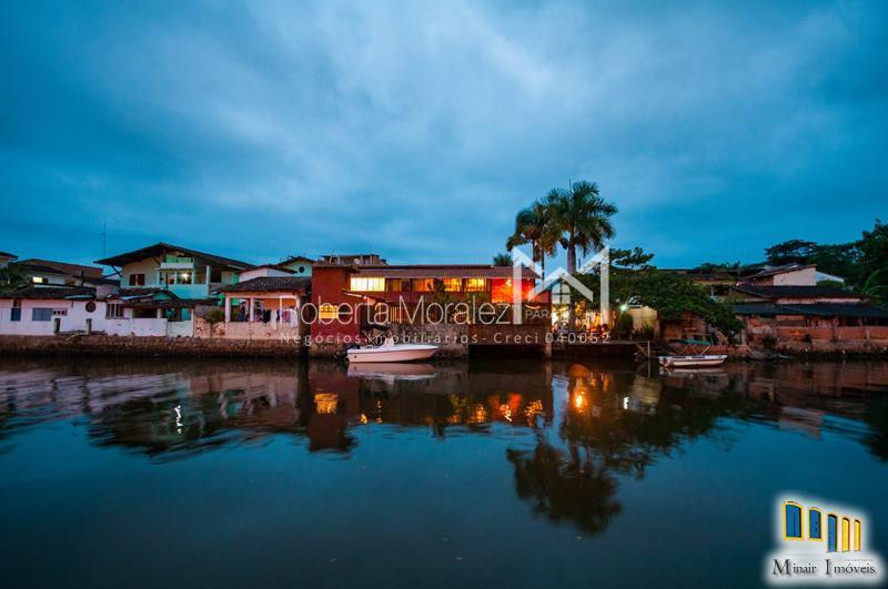 Casa 38-Bucólica casa venda em Paraty às margens do Rio Perequê-Açú