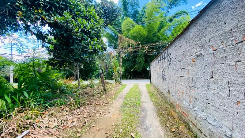 Terreno 10 – Lote a venda com acesso para duas ruas bairro Caborê