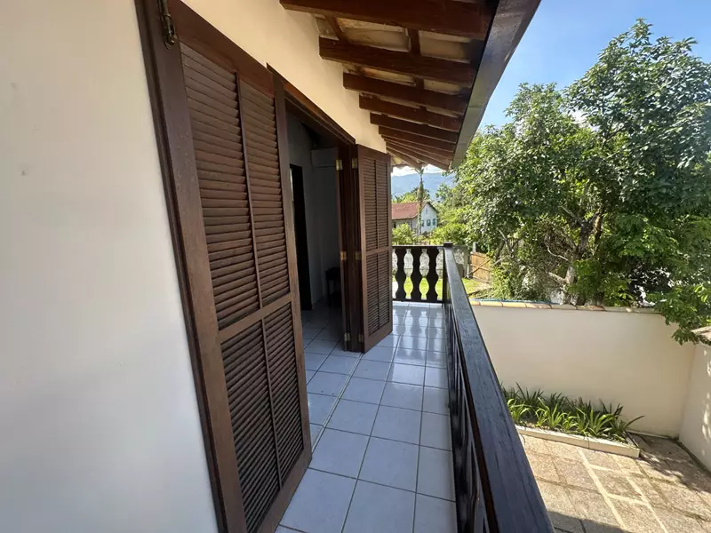 Casa 52 – Maravilhosa casa a venda no bairro Caborê em Paraty