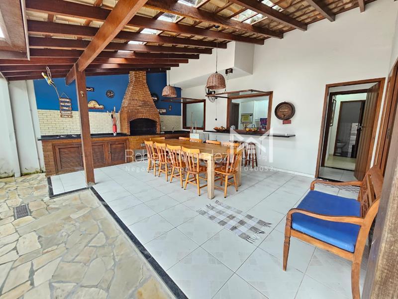 Casa 63 – Casa com 5 suítes e piscina a 700m do Centro Histórico