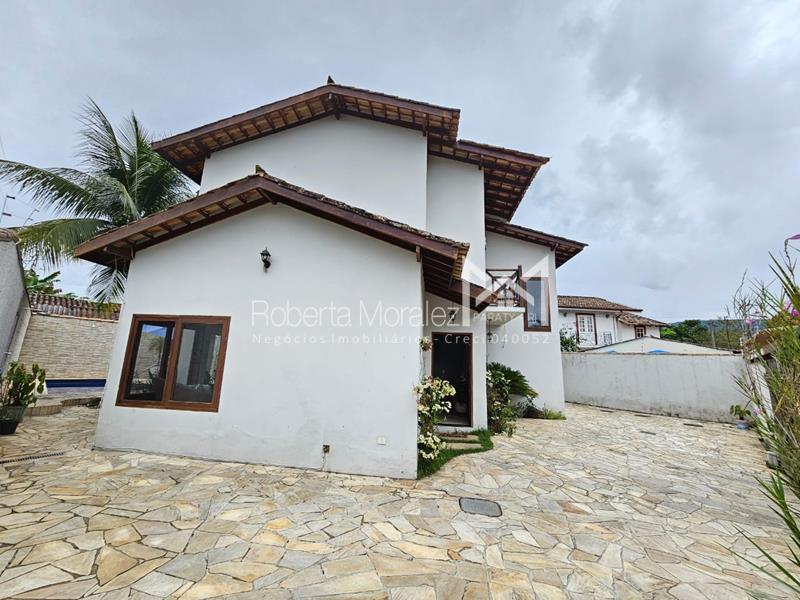 Casa 63 – Casa com 5 suítes e piscina a 700m do Centro Histórico