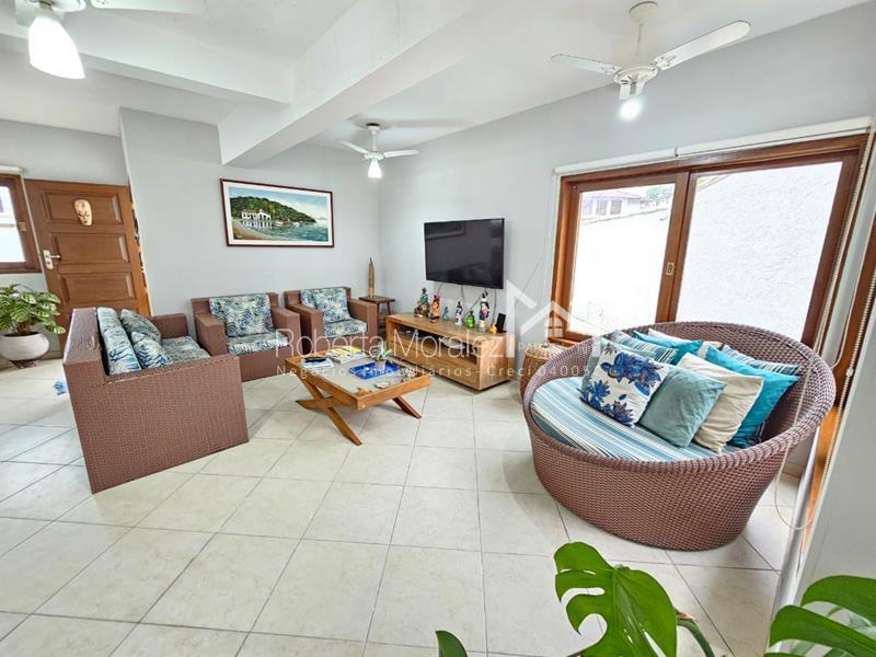 Casa 63 – Casa com 5 suítes e piscina a 700m do Centro Histórico