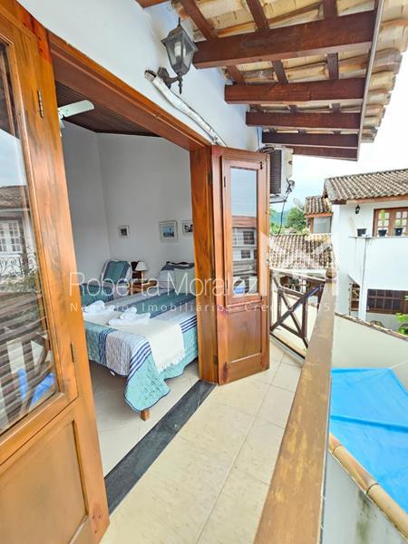 Casa 63 – Casa com 5 suítes e piscina a 700m do Centro Histórico