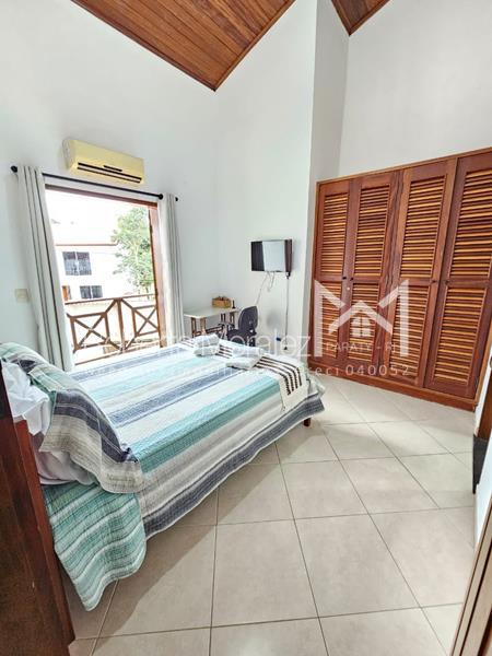 Casa 63 – Casa com 5 suítes e piscina a 700m do Centro Histórico