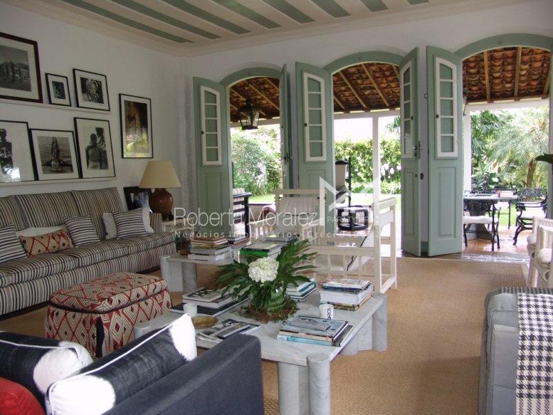 Casa 67 – Casa com 05 suítes a venda no Centro Histórico de Paraty