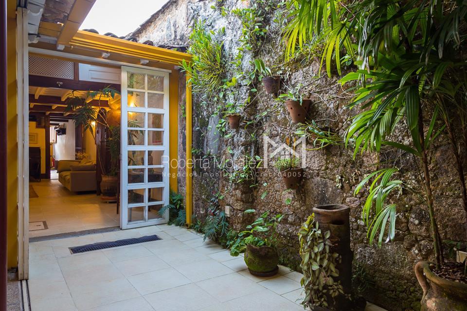 Casa 65- Casa com 3 suítes e localização privilegiada no Centro Histórico