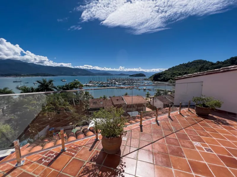 Casa 73 – Apartamento a venda com vista para o mar