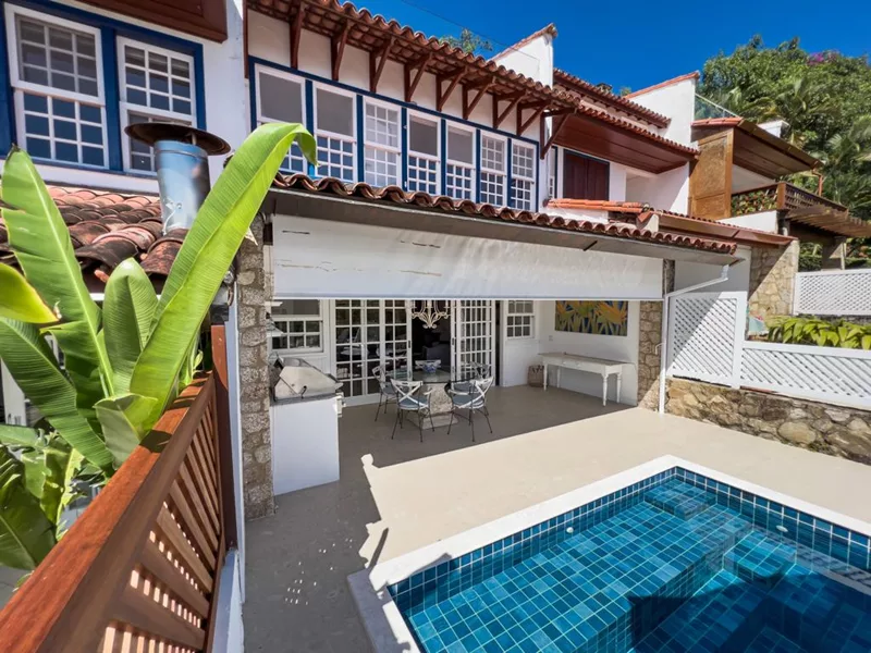 Casa 73 – Apartamento a venda com vista para o mar