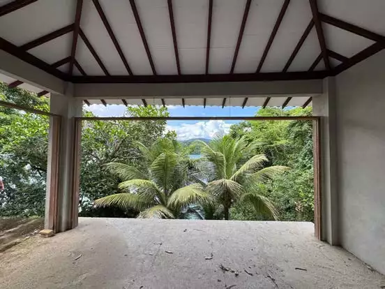 Sítio 02 – Maravilhoso sítio frente ao mar a venda no Paraty Mirim