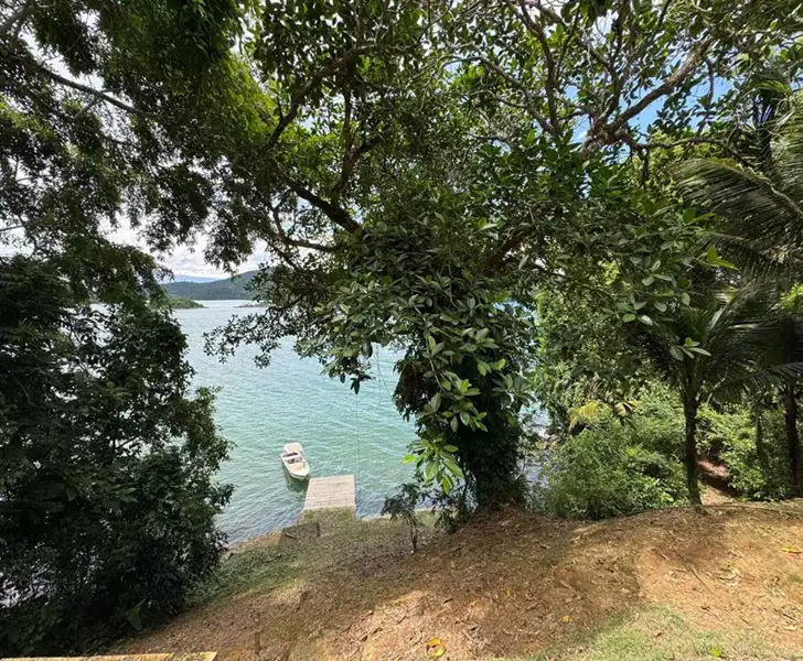 Sítio 02 – Maravilhoso sítio frente ao mar a venda no Paraty Mirim