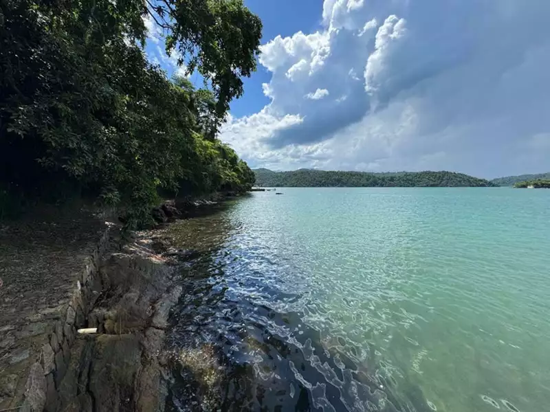 Sítio 02 – Maravilhoso sítio frente ao mar a venda no Paraty Mirim