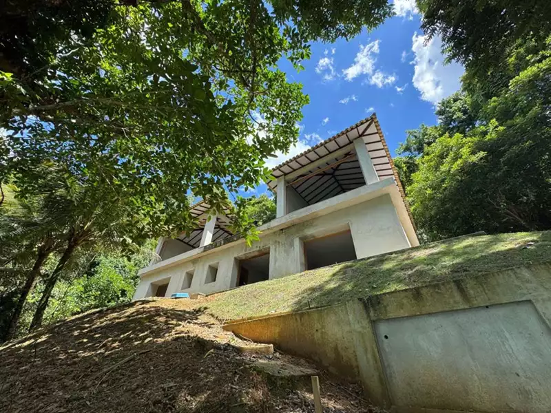 Sítio 02 – Maravilhoso sítio frente ao mar a venda no Paraty Mirim