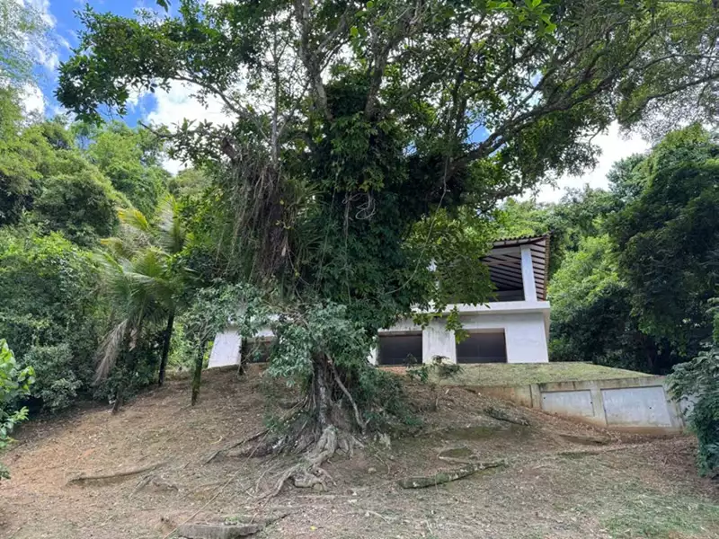 Sítio 02 – Maravilhoso sítio frente ao mar a venda no Paraty Mirim