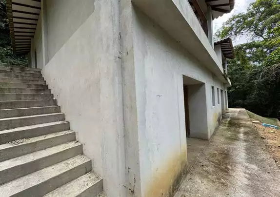 Sítio 02 – Maravilhoso sítio frente ao mar a venda no Paraty Mirim