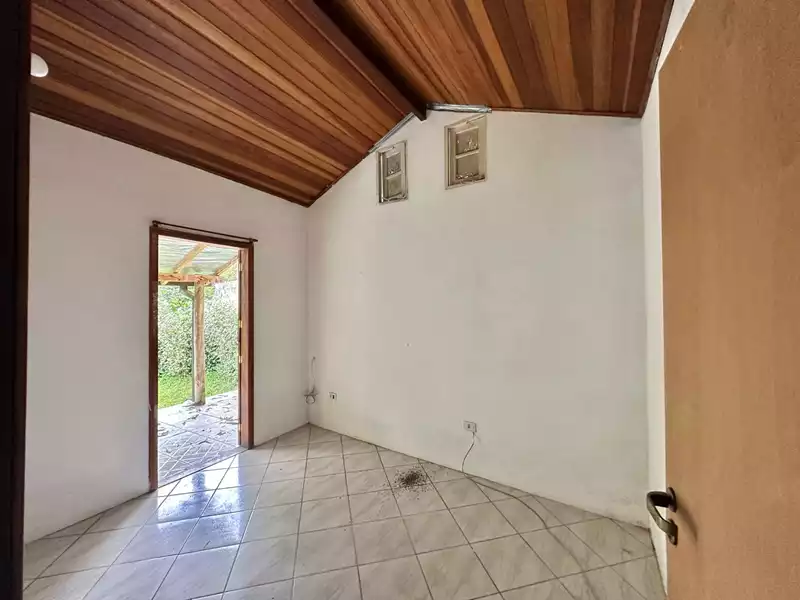 Casa 76 – Excelente casa a venda em condomínio em Paraty