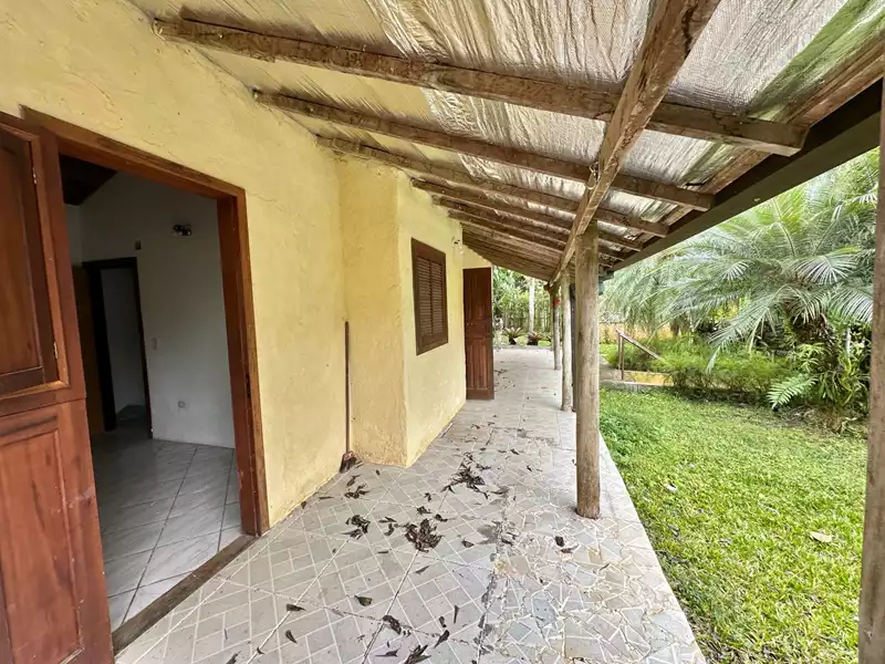 Casa 76 – Excelente casa a venda em condomínio em Paraty
