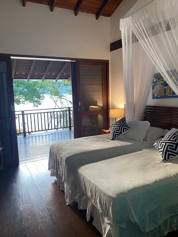 Casa 82 – Deslumbrante casa de frente para o mar a venda em Paraty