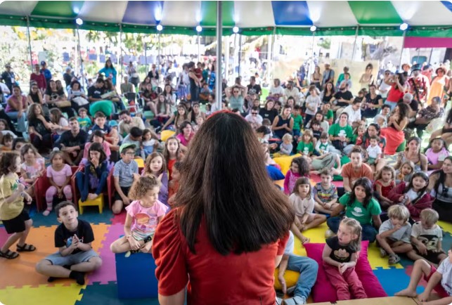 A Flipinha 2026 começa no dia 23, às 9h, o cortejo de abertura será do Grupo Estrela do Oriente, patrimônio vivo da cultura caiçara de Paraty