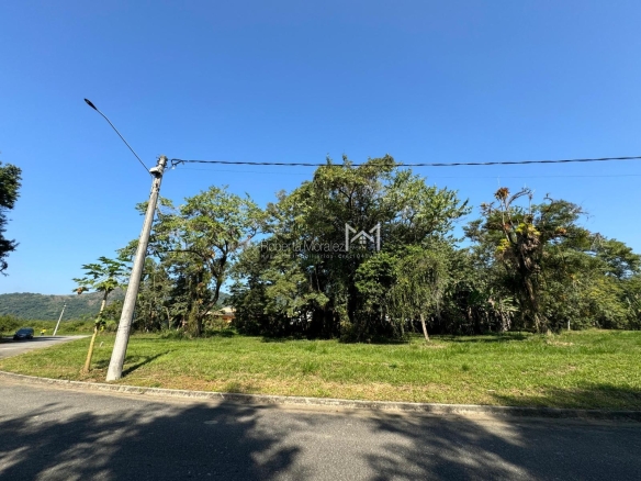 Lote diferenciado Condomínio lado Marina Porto Imperial