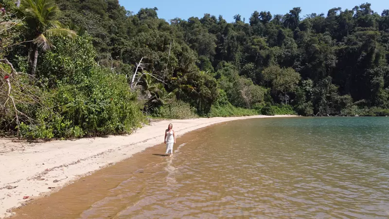 Terreno em área costeira a venda em Paraty